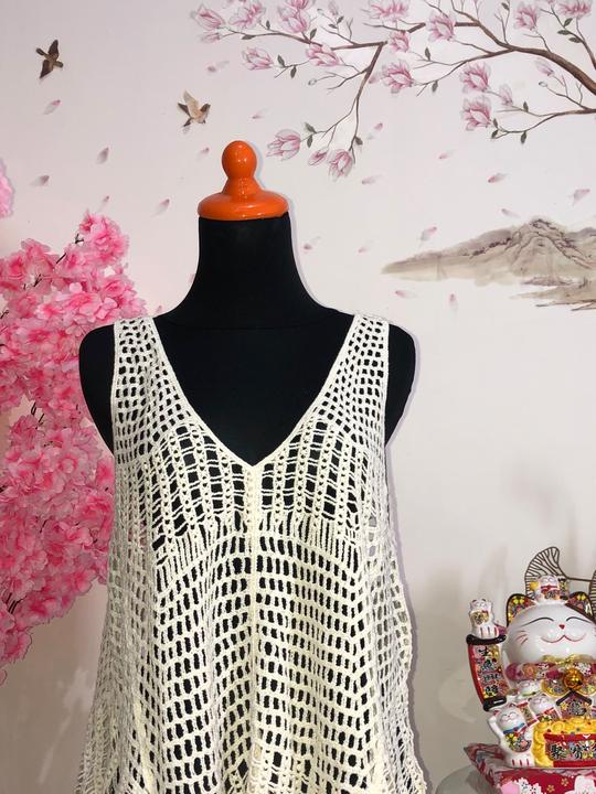 Atasan rajut crochet V-neck cream — baju thrift preloved