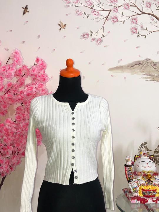 Kardigan rib crop putih kancing — baju thrift preloved